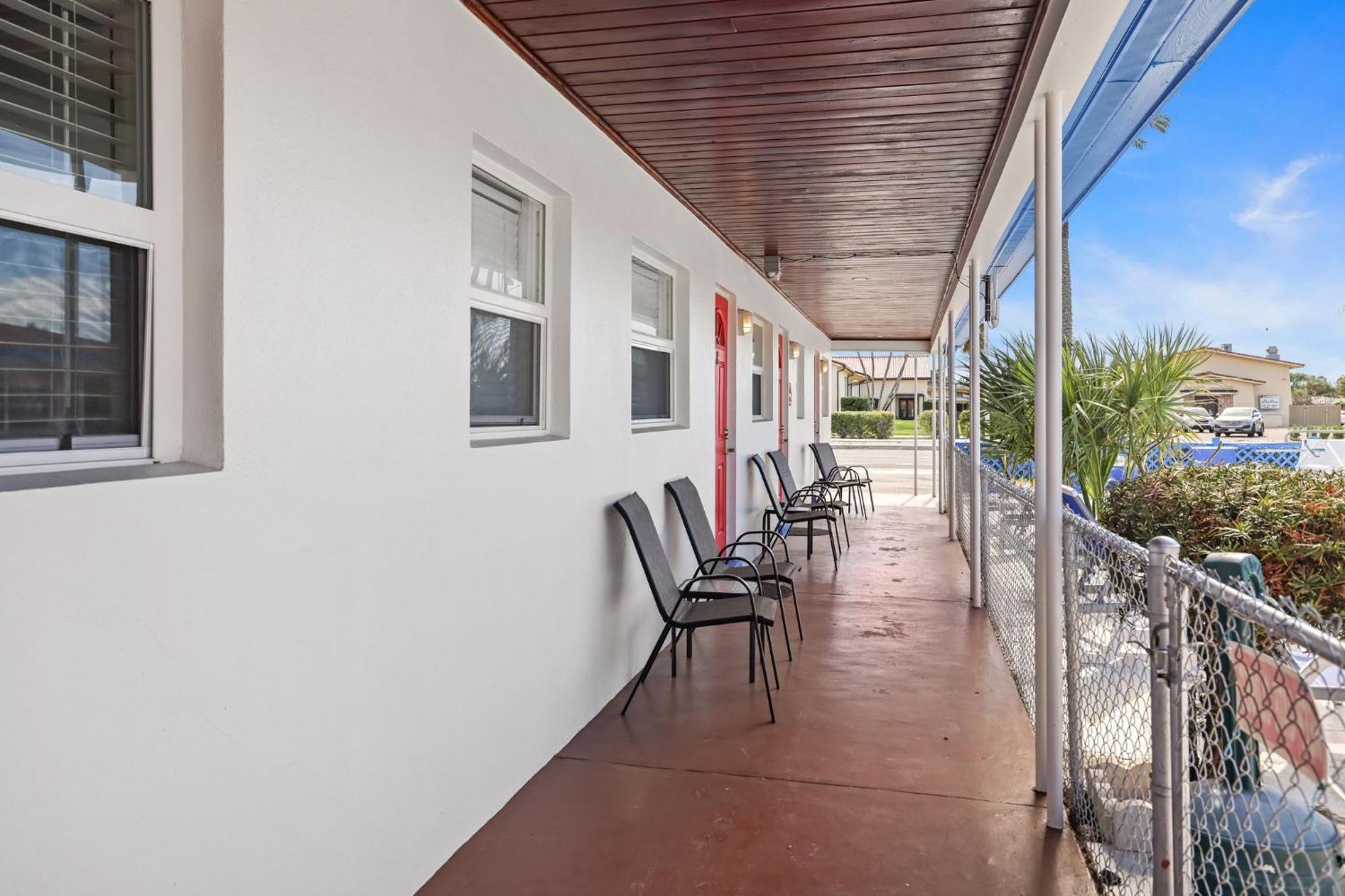 Sun Island Motel St. Pete Beach Exterior foto